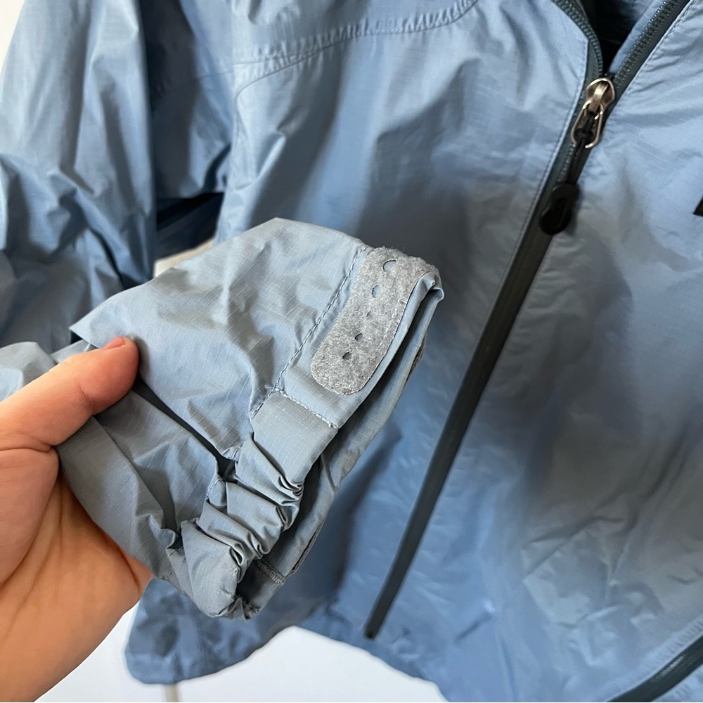 Patagonia Women's XS Torrentshell Rain Jacket - Picture 7 of 10
